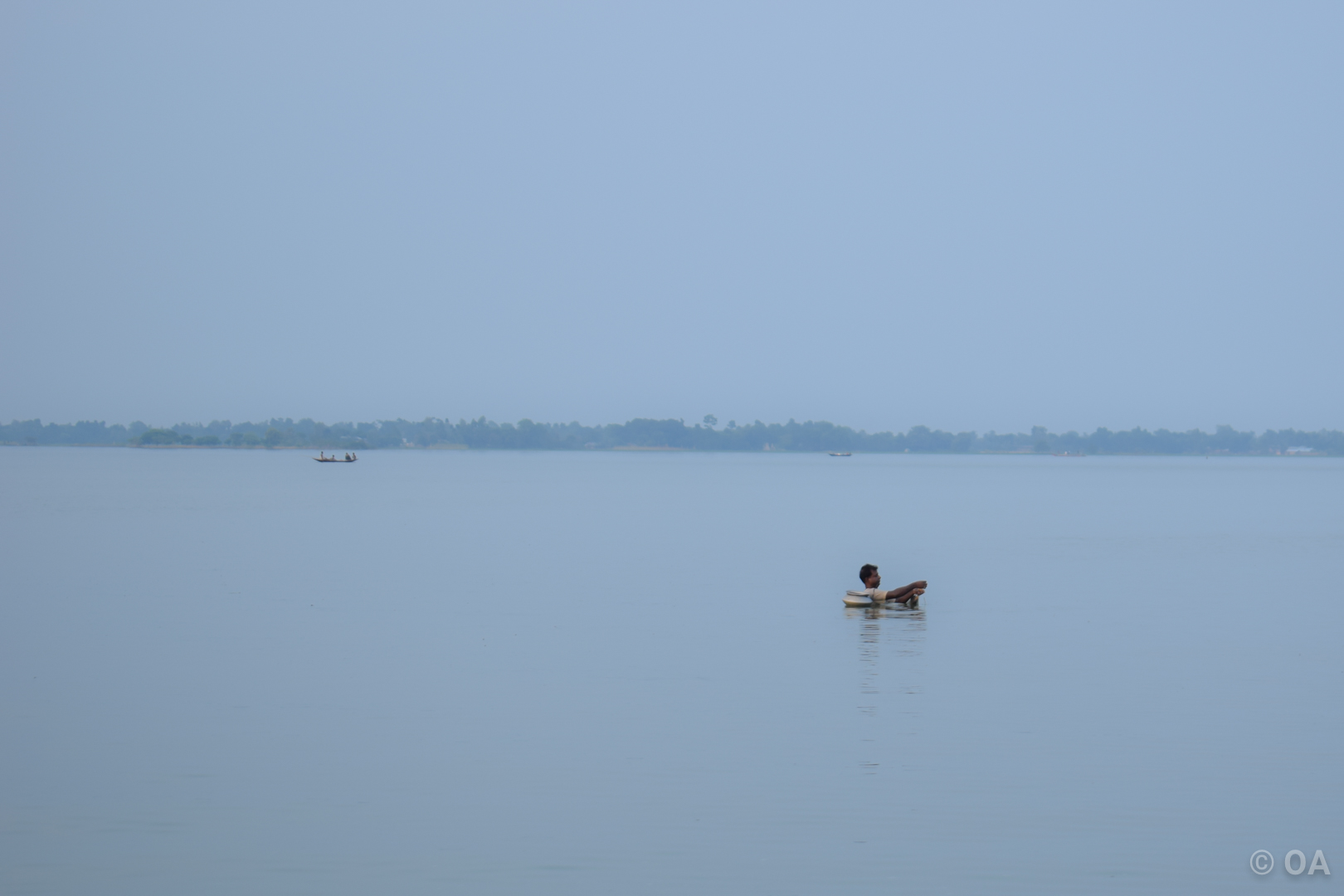 জাল বিছিয়ে চলার পথে