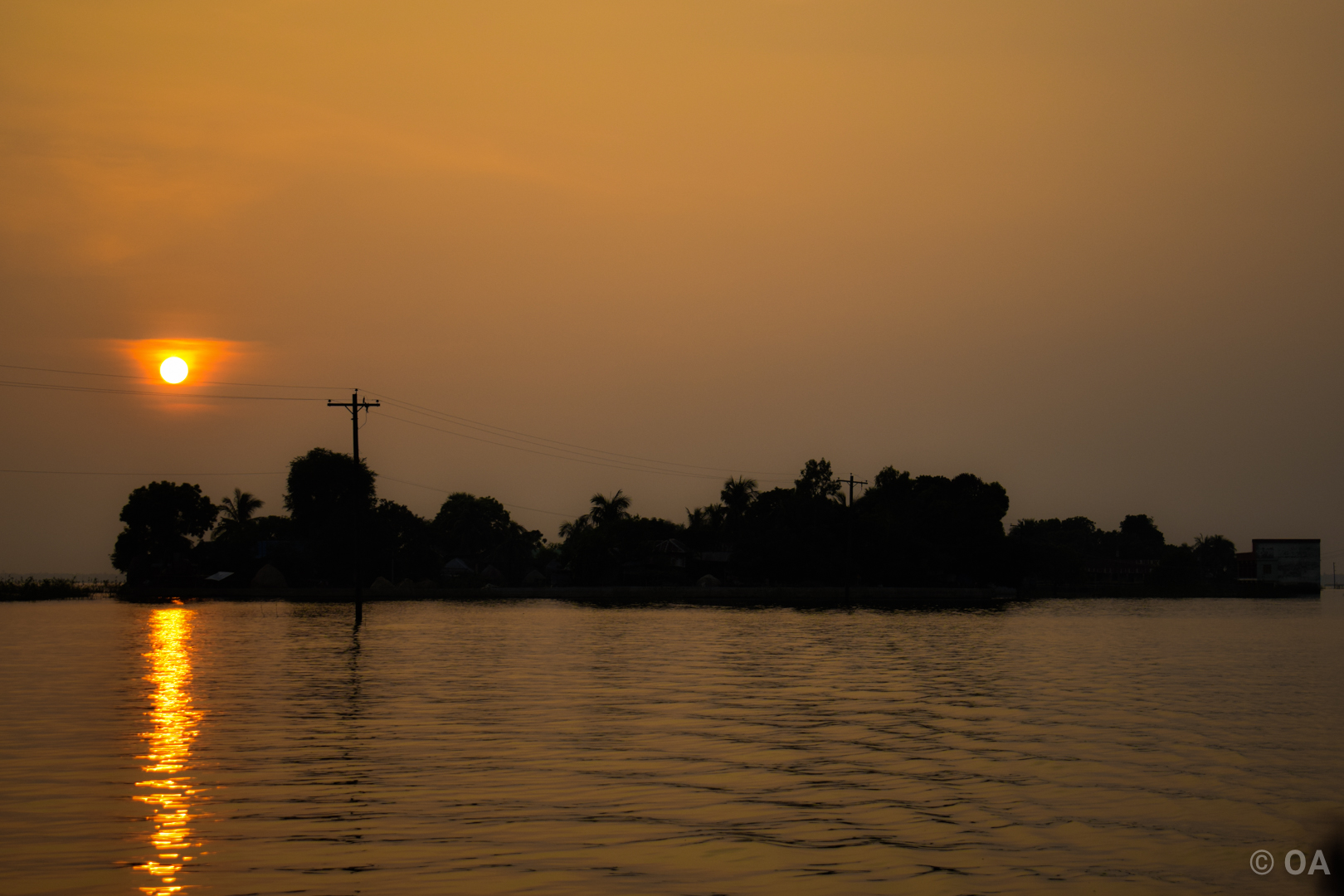 পাটুলে সুর্যান্ত দেখার অপেক্ষায়