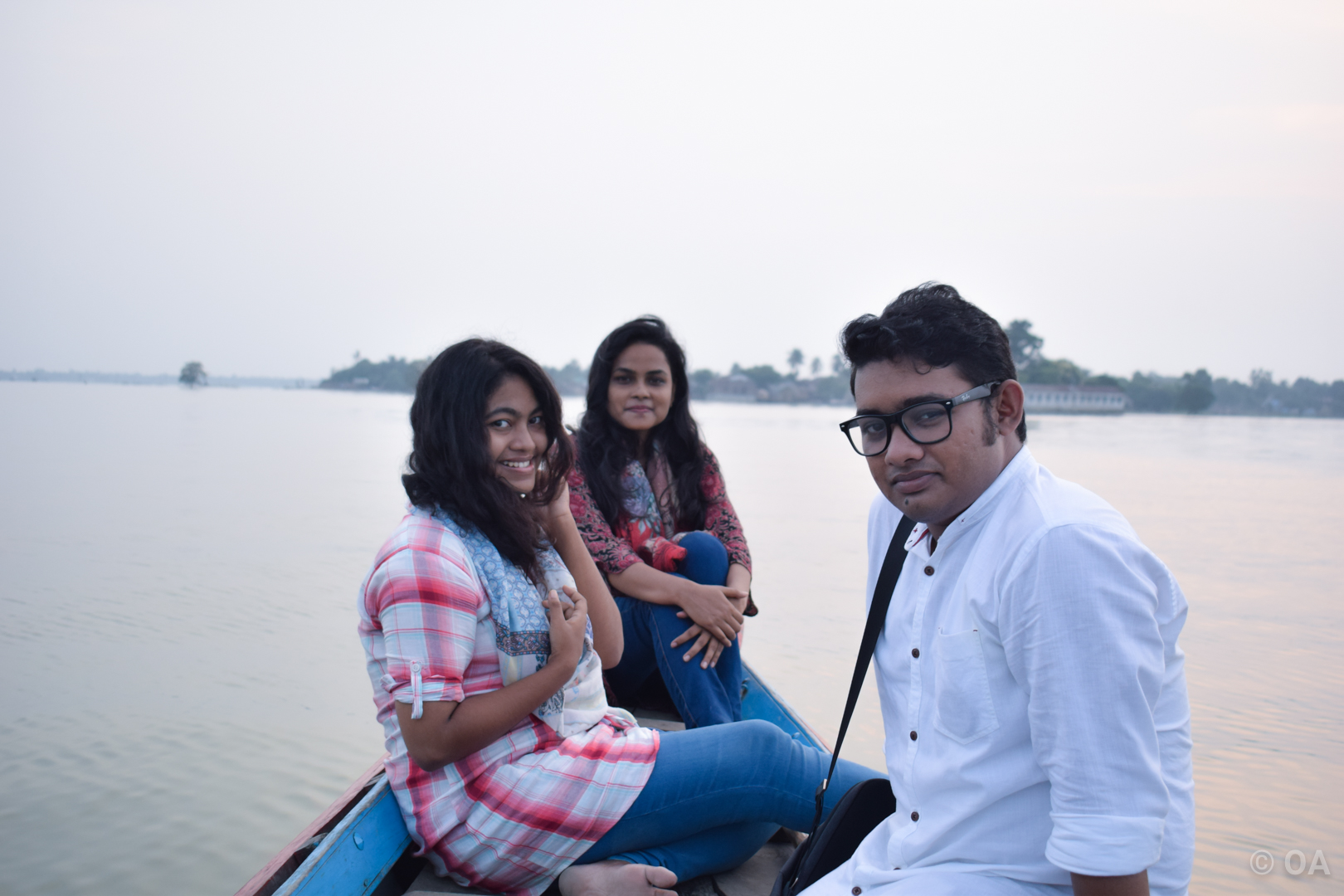 দুইজন উকিল এবং একজন আঁতেল